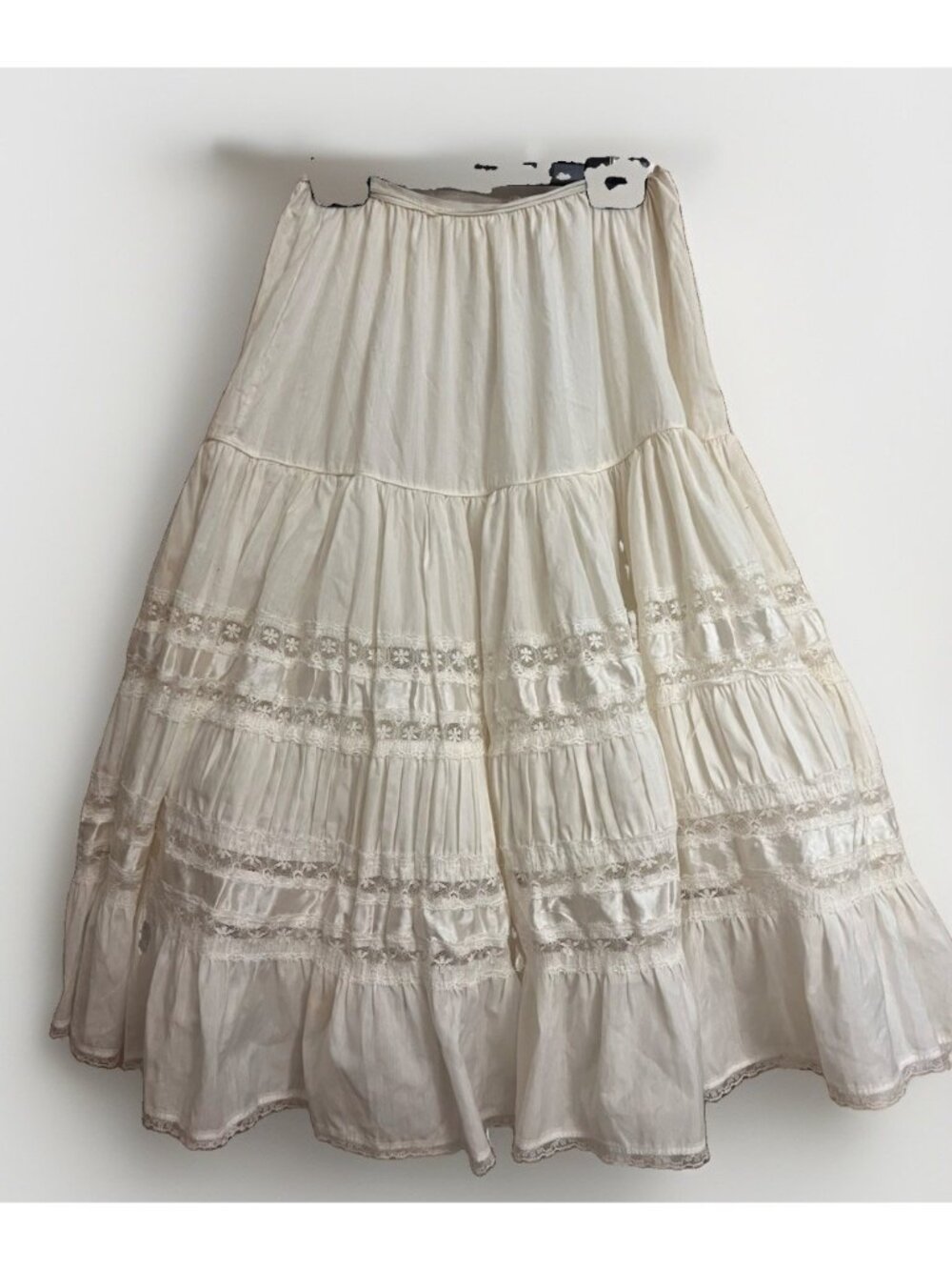 Vintage Tiered Tulle Petticoat Skirt Cream Lace Trim Small.    N